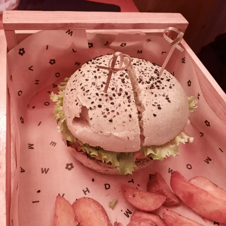 photo of Flower Burger Jungle Burger shared by @tania- on  26 Dec 2022 - review