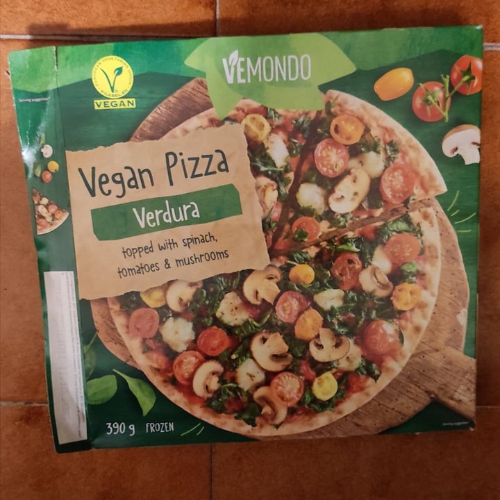 photo of Vemondo  vegan pizza shared by @brontilloveg on  24 Jan 2023 - review