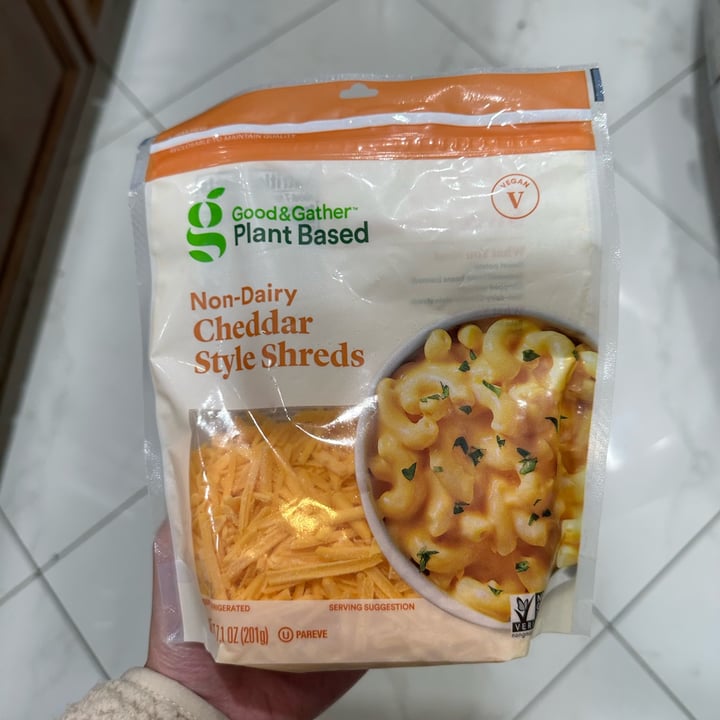 photo of Good & Gather Non-Dairy Cheddar Style Shreds shared by @merylg4v on  27 Jul 2023 - review