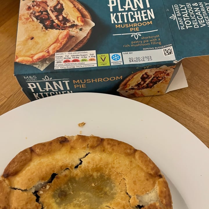 photo of Plant Kitchen (M&S) Mushroom Pie shared by @hypnicol on  24 Feb 2023 - review