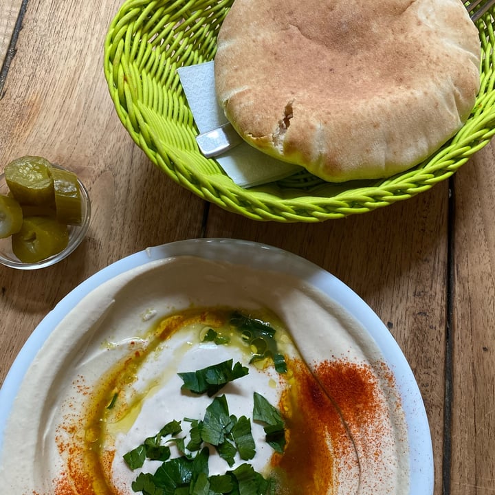 photo of Hummus & Friends Classic Hummus shared by @alina179 on  20 Jan 2023 - review