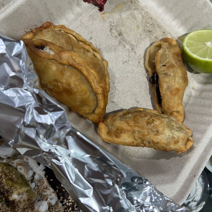 photo of u.to.pi.a empanada shared by @karenaho1 on  17 Jan 2023 - review