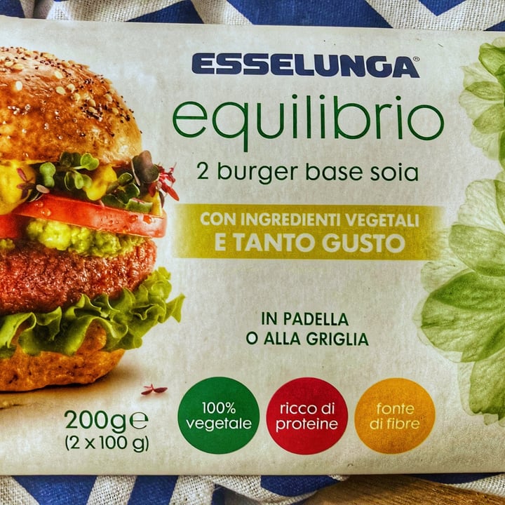 photo of Esselunga equilibrio burger di soia shared by @federicathewitch on  08 May 2023 - review