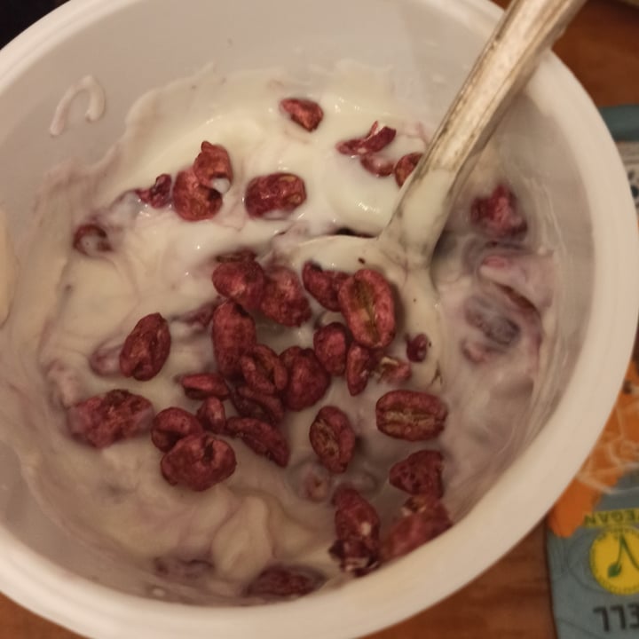 photo of Alpro almond yogurt shared by @annamiou on  08 Jun 2023 - review