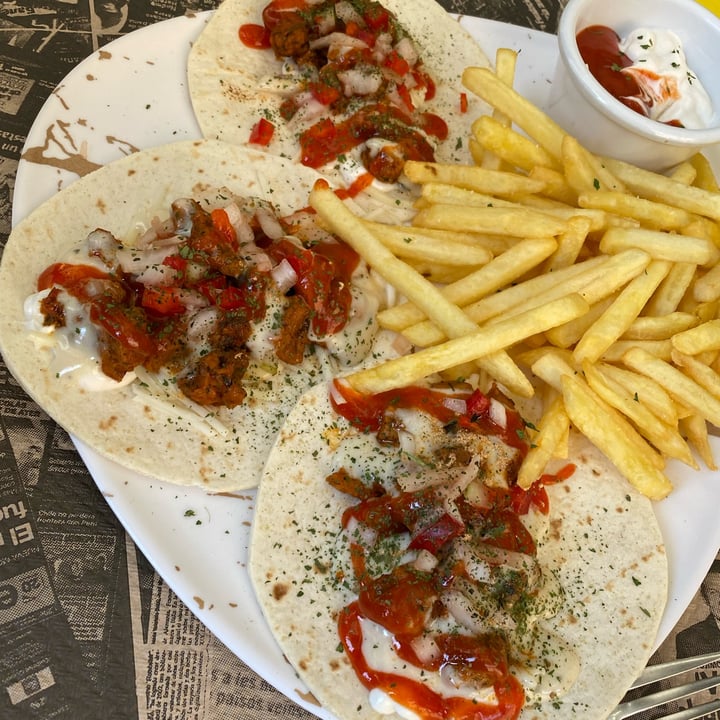 photo of La Factoría Vegana Café-Bar Tacos Queseros shared by @malarky on  30 May 2023 - review