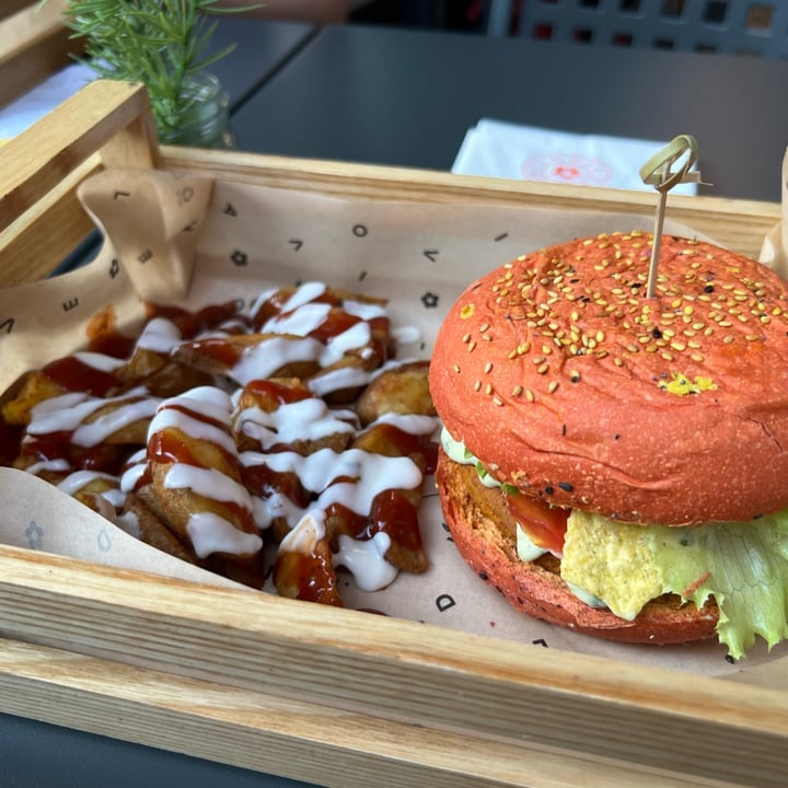 photo of Flower Burger Fiesta Burger Limited Edition shared by @sedreghe on  08 Jul 2023 - review