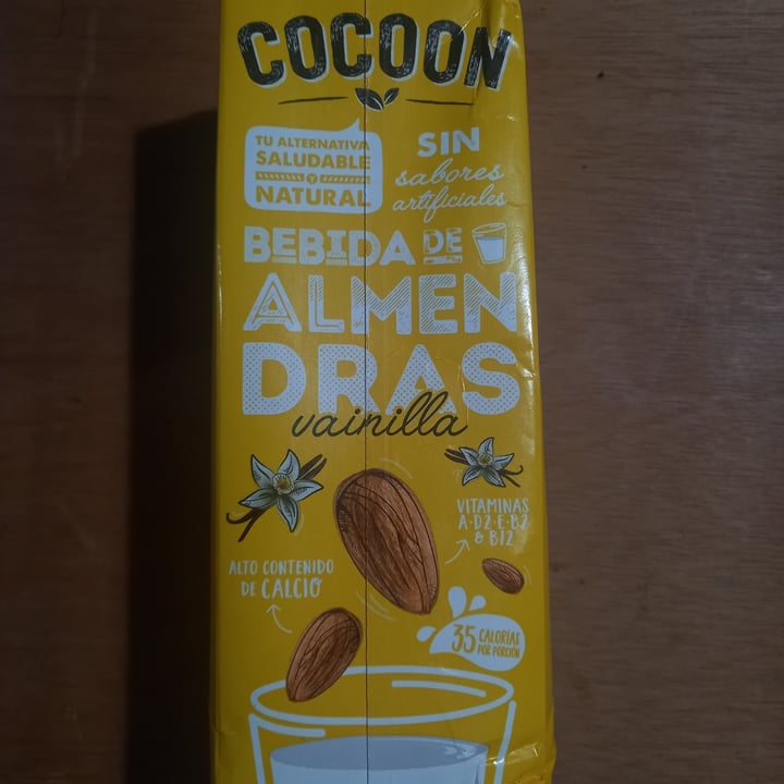 photo of Cocoon Bebida De Almendras Vainilla shared by @veganbeluu on  25 Jun 2023 - review