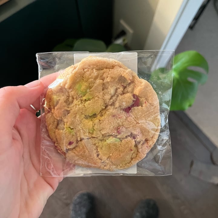 photo of homemade by harris vegan chocolate chip cookie shared by @becs10 on  18 Dec 2022 - review