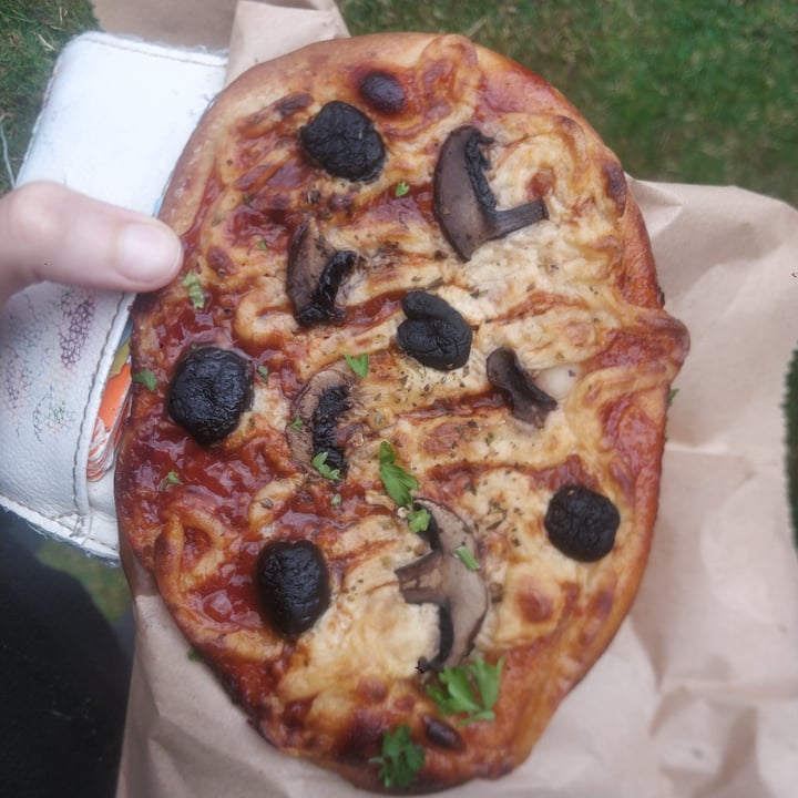 photo of The Vegan Habit BBQ Pizza with mushroom, olive and cashew cheese shared by @ecofriendlyvegangeek on  17 Jul 2023 - review