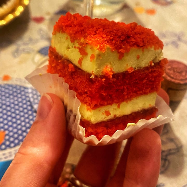 photo of Pasticceria S.Marco Cabaret di pasticcini vegani shared by @tinissa on  19 Feb 2023 - review