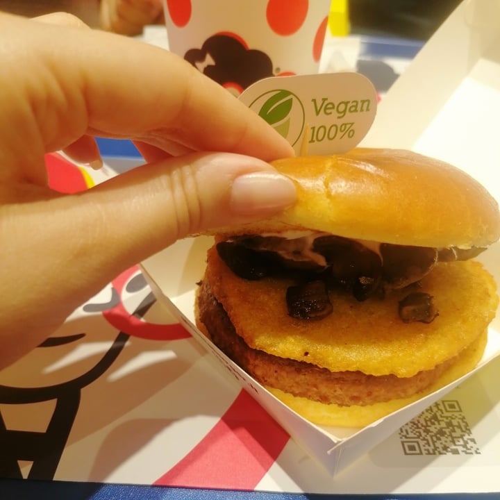photo of Ginetta Burger Vegan Swiss shared by @rosannad93 on  18 Jul 2023 - review