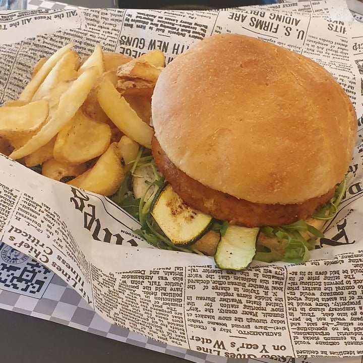 photo of Walle's Burger Sunny waggy shared by @kingmary on  12 May 2023 - review