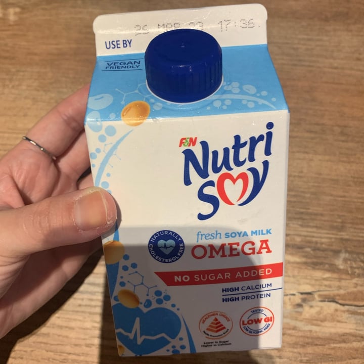 photo of F&N Nutrisoy Fresh Soya Milk High Calcium & Omega No Sugar Added shared by @graysue on  04 Mar 2023 - review