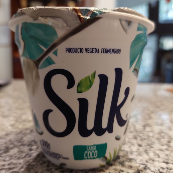 photo of Silk yogurt Silk sabor coco shared by @geni on  06 Jun 2023 - review