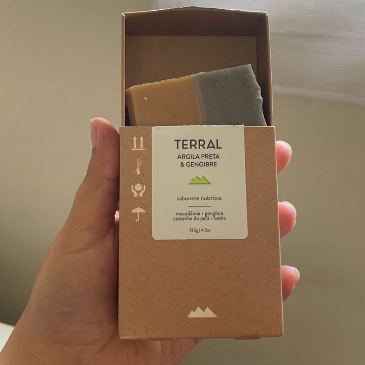 photo of Terral Natural sabonete em barra argila preta e gengibre shared by @lorenasamcastro on  21 May 2023 - review
