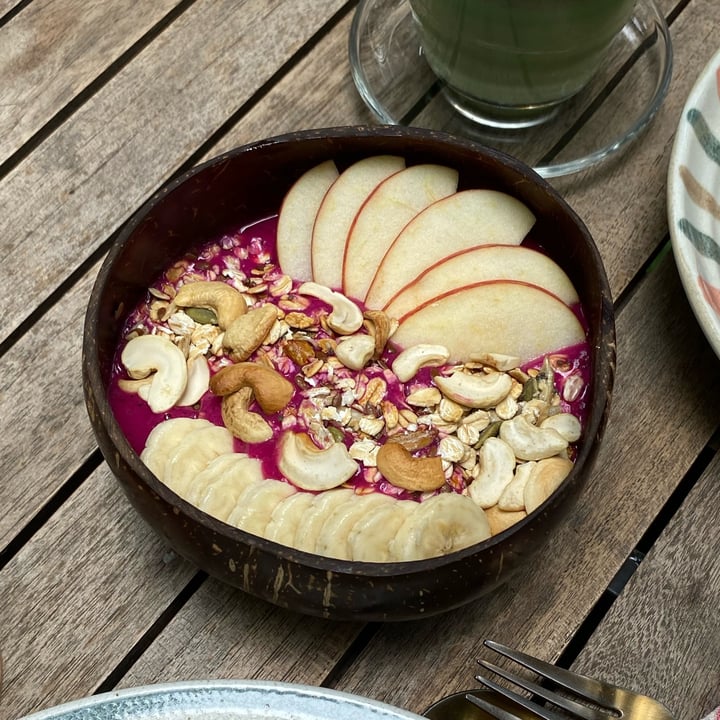 photo of L’Herbanyste Pitaya Ginger Detox Bowl shared by @thecherryhoang on  18 Apr 2023 - review