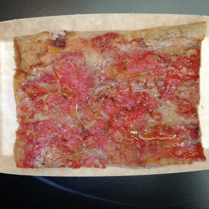 photo of Rosebymary Pizza farina integrale e pomodoro shared by @miocillo0 on  04 Mar 2023 - review