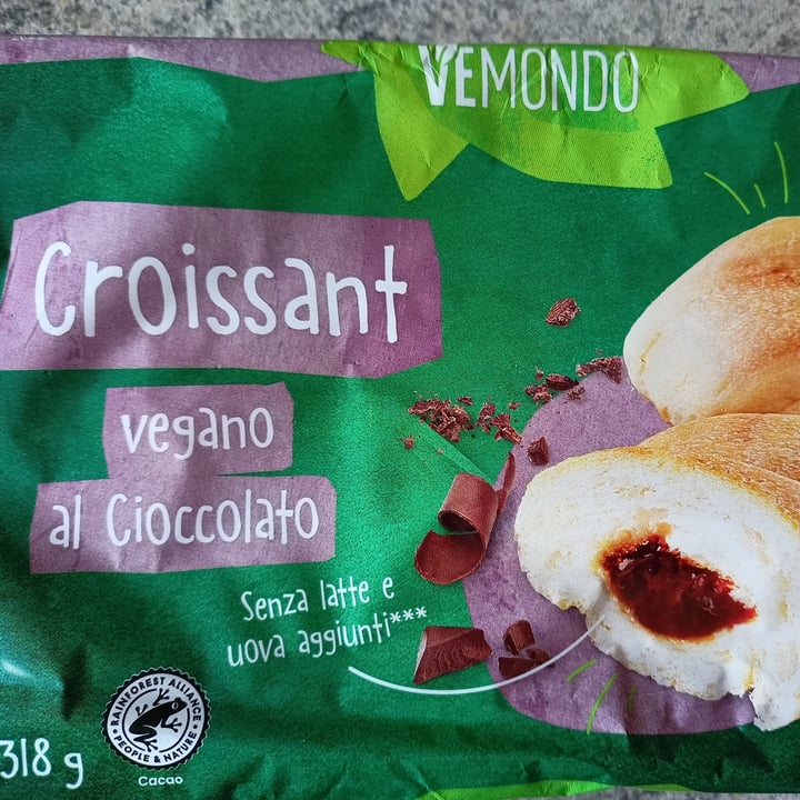 photo of Vemondo Croissant Vegano Al  Cioccolato shared by @marinasacco on  04 Feb 2023 - review