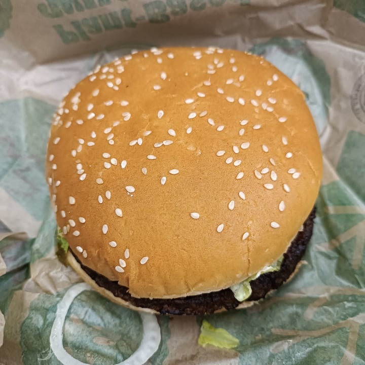 photo of Burger King Plant Based Whopper shared by @biancafurii on  26 Feb 2023 - review