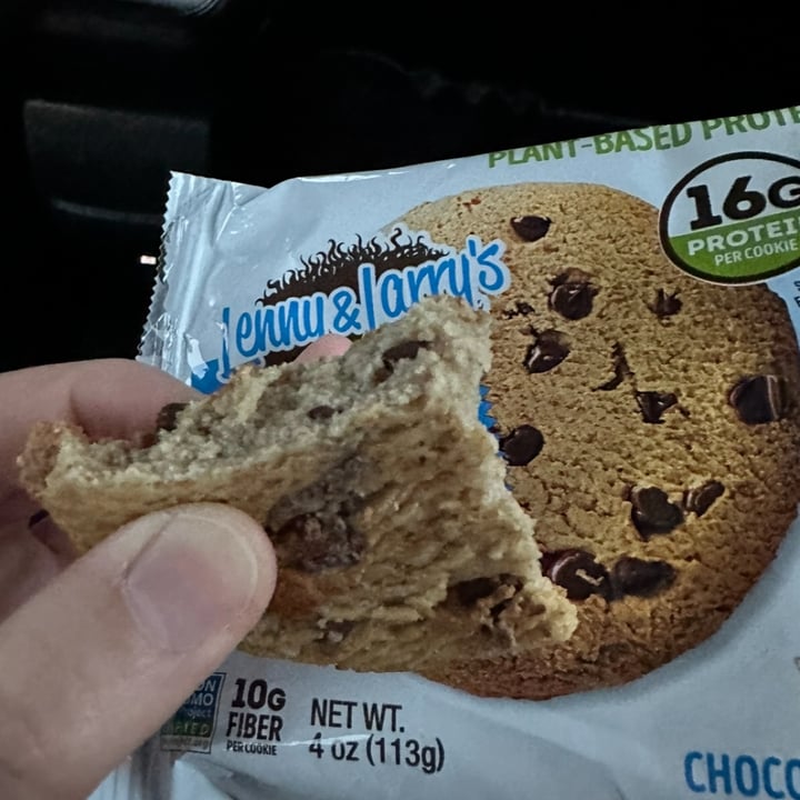 photo of lenny’s and larry The Complete Cookie Chocolate Chip  shared by @meliescosteguy on  23 Apr 2023 - review
