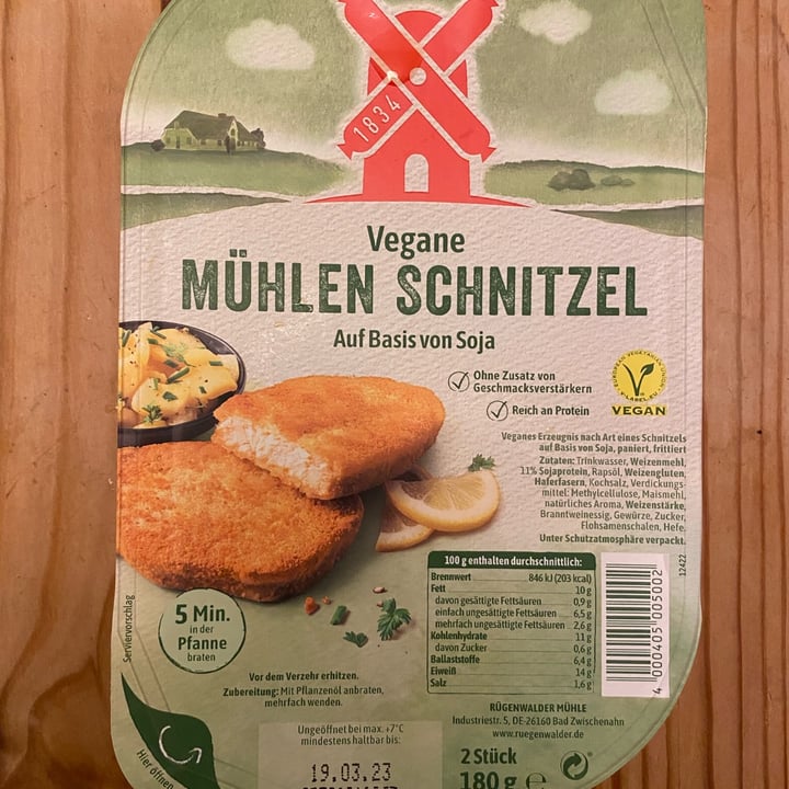 photo of Rügenwalder Mühle Vegane Mühlen Schnitzel shared by @pippoarde97 on  31 Mar 2023 - review