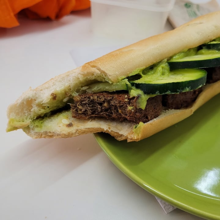 photo of Starbucks Garden Santa Fe Baguette Not Burger shared by @darkxocolatl on  10 Feb 2023 - review