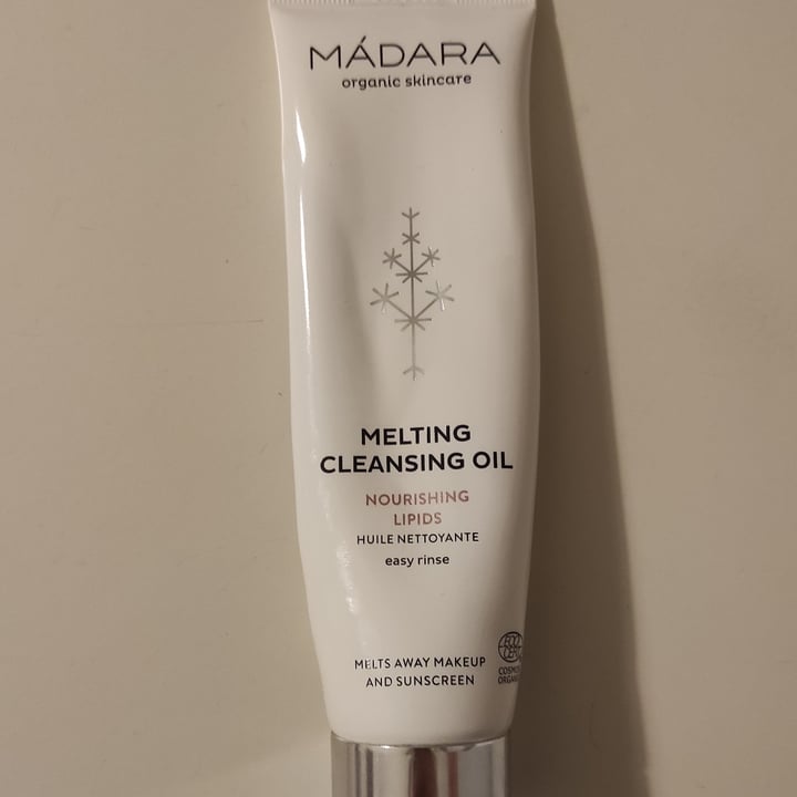 photo of Mádara Organic Skincare Melting Cleanising Oil shared by @rebeca-rs on  28 Feb 2023 - review