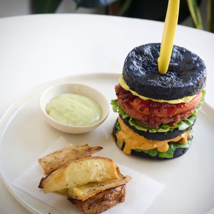 photo of The Holy Spirit Vodka Bar and Restaurant Chef's Burger shared by @volvegan on  22 Feb 2023 - review