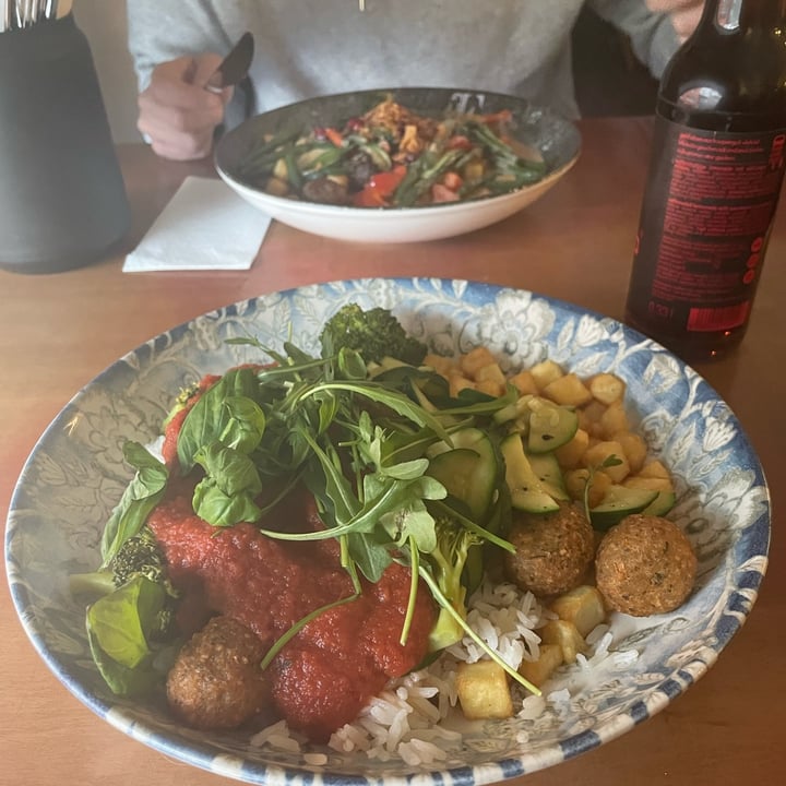 photo of Esszimmer Vegan Bowl shared by @zinz on  06 Feb 2023 - review