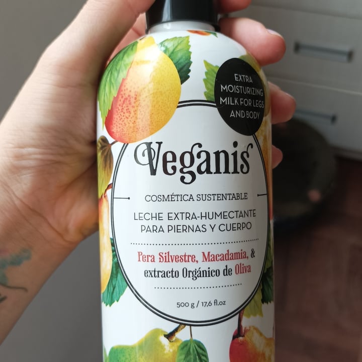 photo of Veganis LECHE EXTRA HUMECTANTE PARA PIERNAS Y CUERPO Pera Silvestre & Macadamia con extracto Orgánico de Oliva shared by @irisvegan on  13 Feb 2023 - review