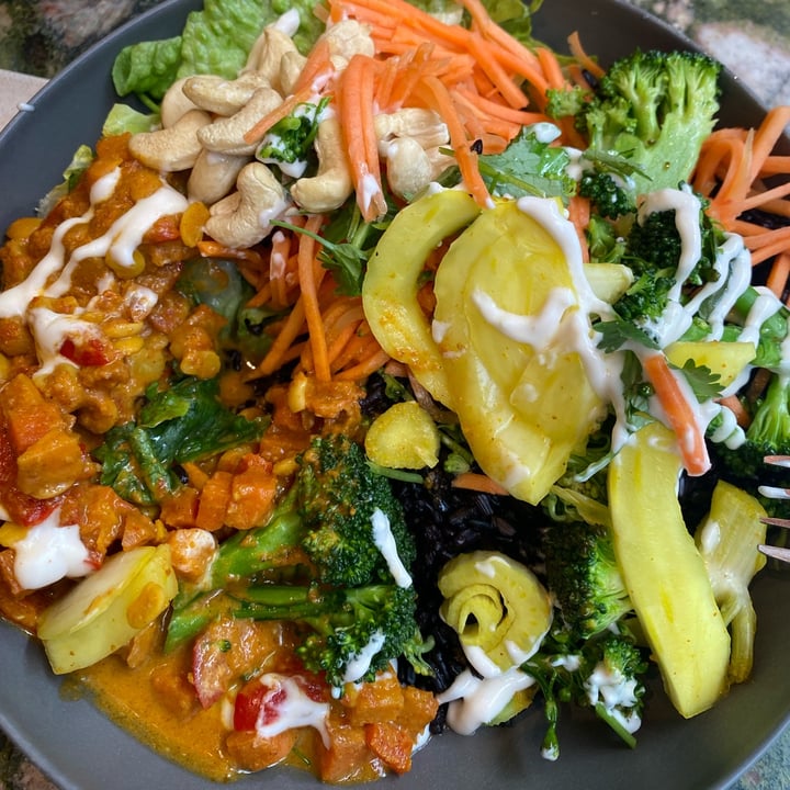 photo of Holy Greens Curry Bowl shared by @bennifromthebloc on  07 Mar 2023 - review