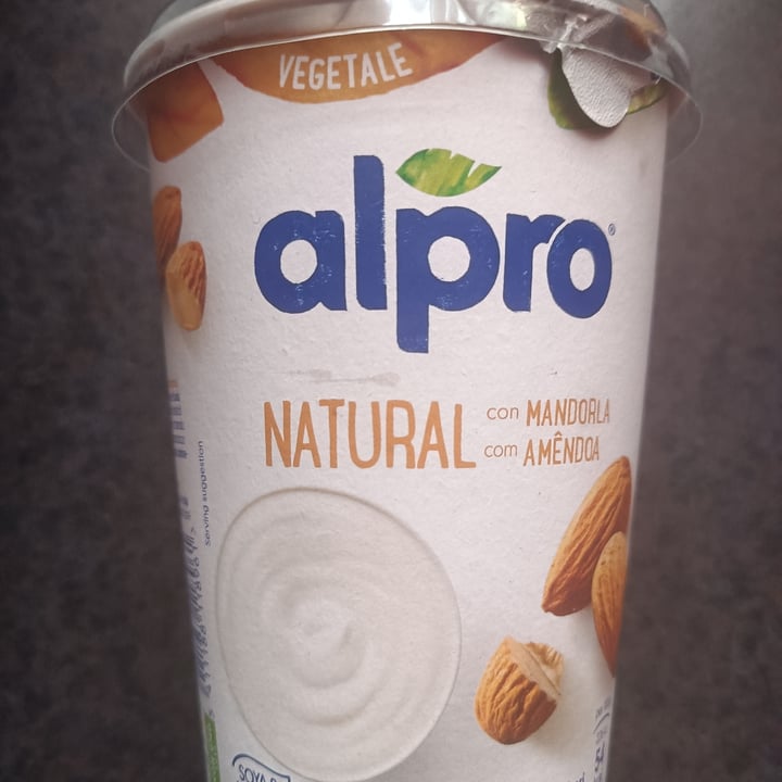 photo of Alpro Yogurt mandorla shared by @irewillard on  22 Feb 2023 - review