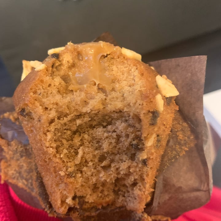 photo of Starbucks Coffee banana caramel muffin shared by @rebekahoutterside on  13 Jan 2023 - review
