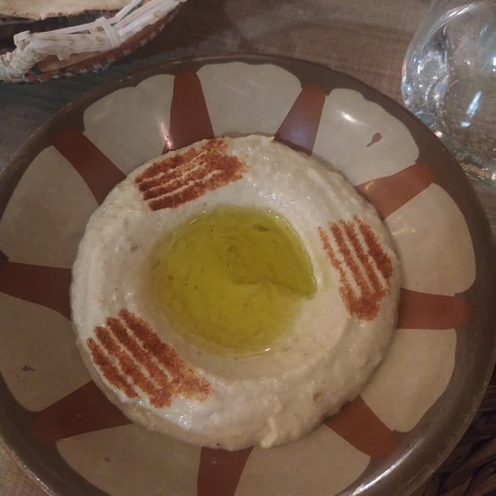 photo of Hommus - Snack Libanese Baba ghanouj shared by @chiaracappellini on  16 Feb 2023 - review