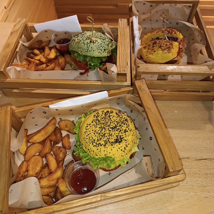 photo of Flower Burger funky cecio shared by @silvia90veg on  03 Jun 2023 - review