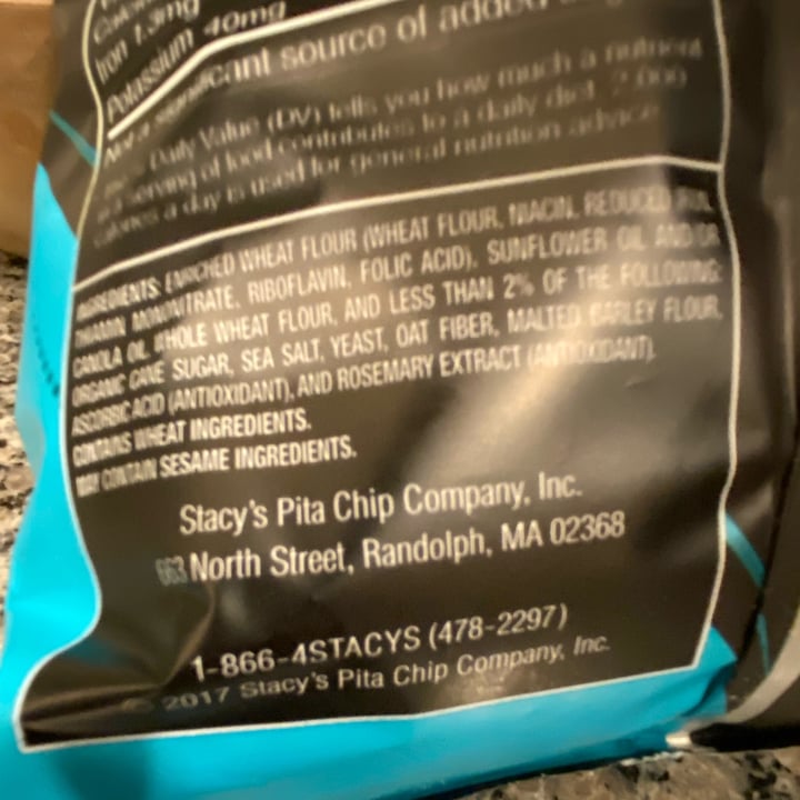 photo of Stacy's Pita Thins Sea Salt shared by @friendlyvegan on  31 Mar 2023 - review