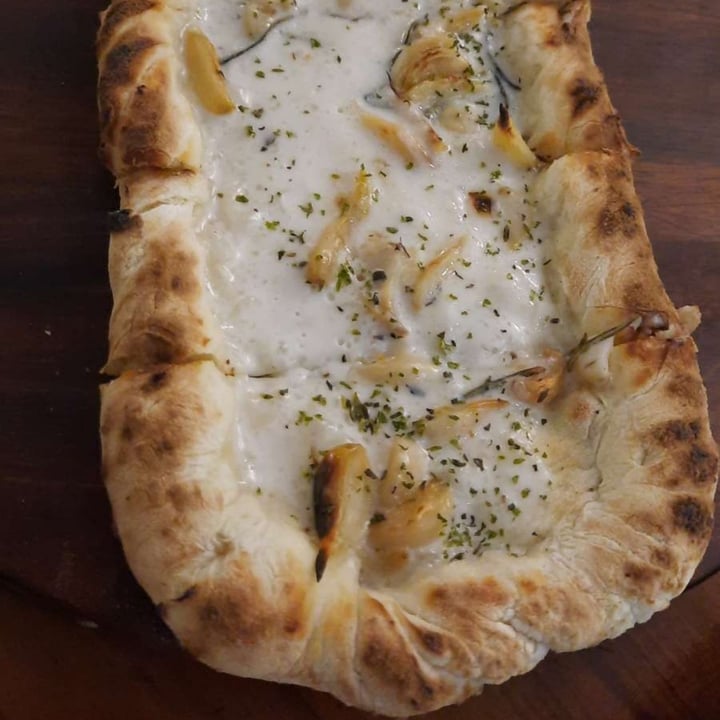 photo of The Pizza Bakery - Brew & Eatery, Church Street Vegan Garlic Bread shared by @anweshagoel on  29 Mar 2023 - review