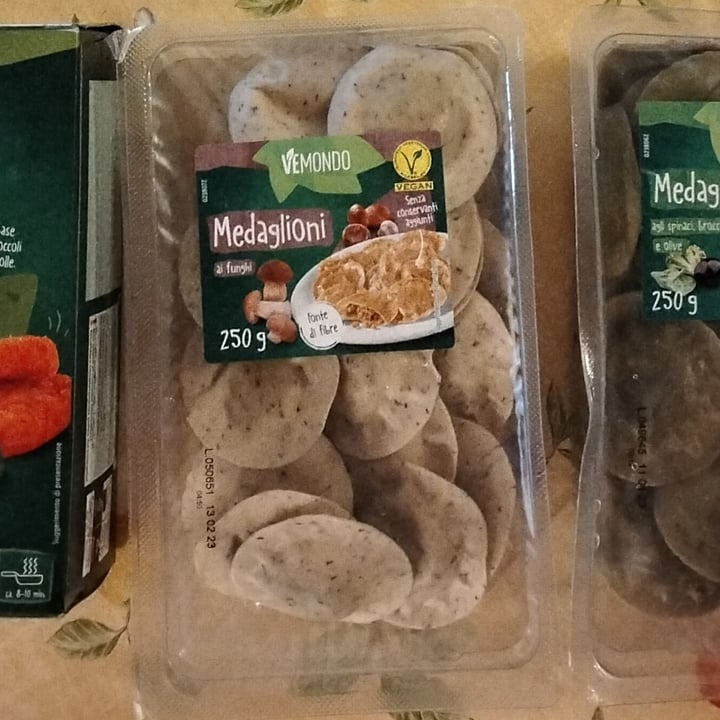 photo of Vemondo medaglioni ai funghi shared by @gaiapil on  09 Jan 2023 - review