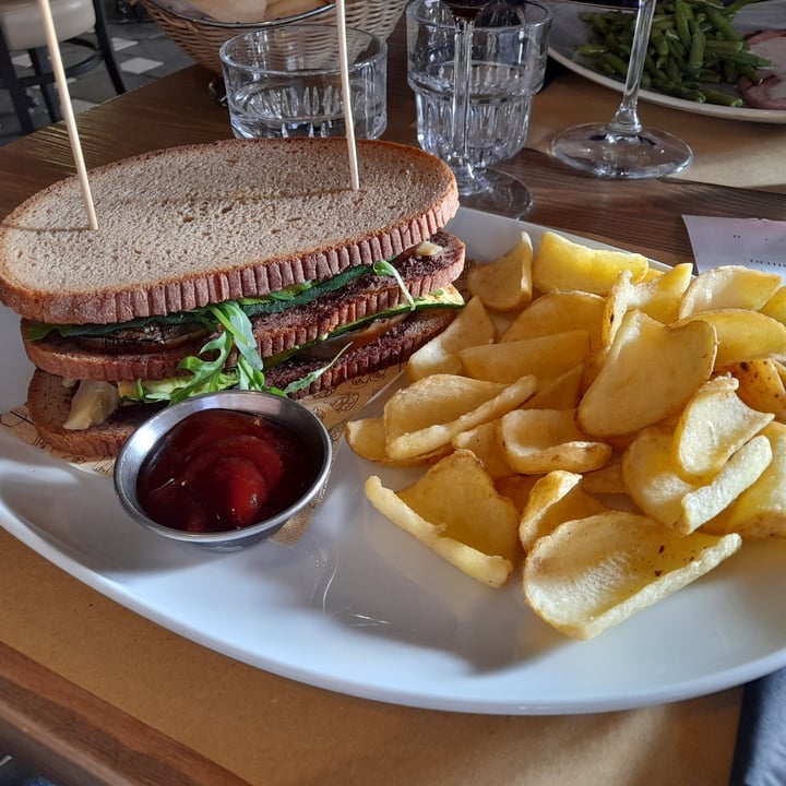 Caffè dell'Abate Pavia, Italy club sandwich vegan Review | abillion
