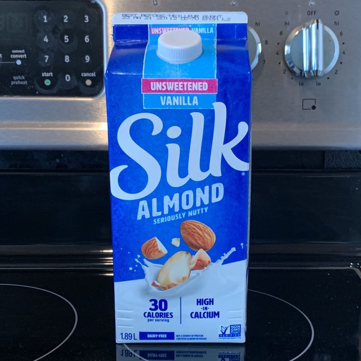 photo of Silk Silk Almond Unsweetened Vanilla shared by @nbacha on  10 Apr 2023 - review
