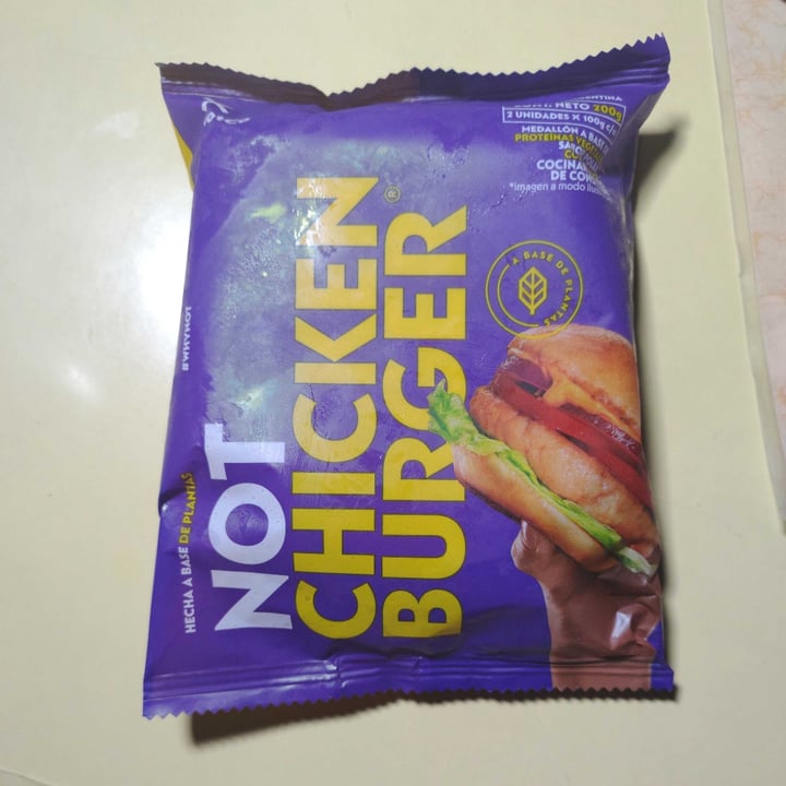 photo of NotCo hamburguesa de no pollo shared by @cilvivian on  09 Apr 2023 - review