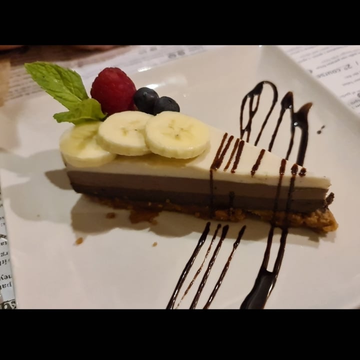 photo of Restaurante Hicuri Art Vegan Tarta De Tres Chocolates shared by @falla92 on  01 May 2023 - review