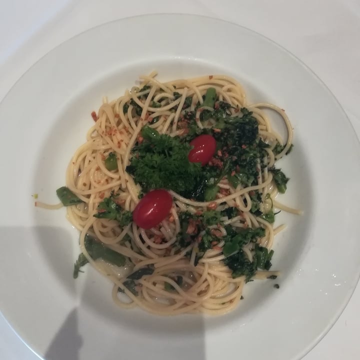 photo of Café Girondino Spaghetti brócolis alho e óleo shared by @abluebird on  12 Jul 2023 - review