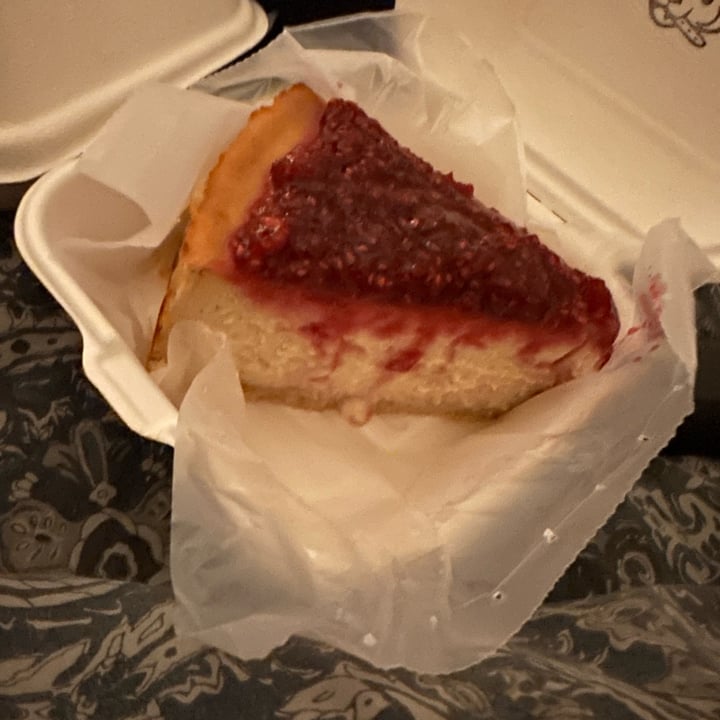 photo of Gordo Vegano Cheesecake con frutos rojos shared by @canica on  20 Jul 2023 - review