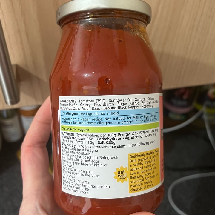 photo of Marks & Spencer Food (M&S) Classic Tomato Everything Sauce shared by @ameriamber on  20 Feb 2023 - review