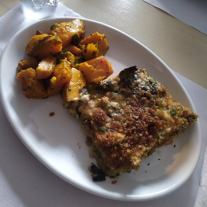 photo of L'Arcobaleno sformato di verza e zucca al forno con semi di zucca shared by @saracente on  01 Mar 2023 - review