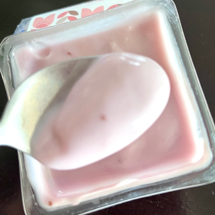 photo of Herbivore Cashewghurt Strawberry shared by @teex on  06 May 2023 - review