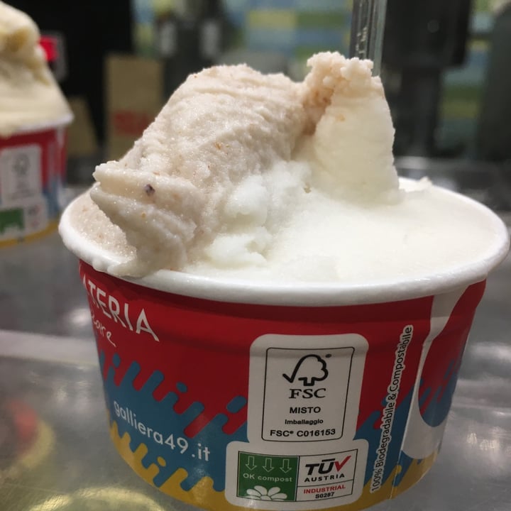 photo of Gelateria Galliera 49 limone e zenzero shared by @cripardo on  08 May 2023 - review