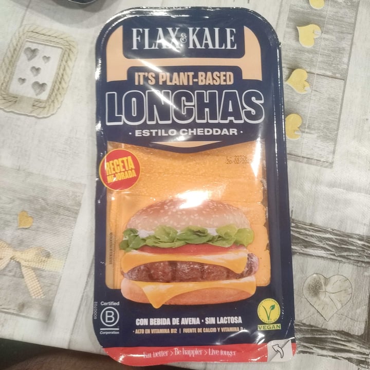 photo of Flax & Kale Lonchas De Queso Estilo Cheddar shared by @mickshunter on  31 Dec 2022 - review