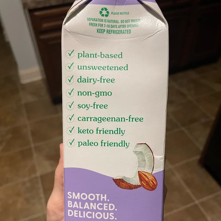 photo of nutpods Toasted Marshmallow Almond + Coconut Creamer shared by @embanks26 on  17 Jan 2023 - review
